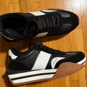 Tom Ford Men’s Black & White Retro Runner Sneakers size 43 / US 9.5